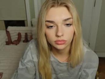 ellalowe — modelo de webcam en línea en chaturbate