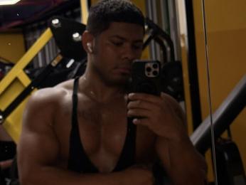 LeonMike — modelo de webcam en línea en livejasmin