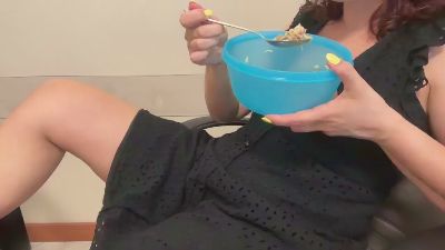 girlinoffice — Cam4 profile photo