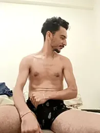yolgezer073 — Stripchat stream photo (May 2026)