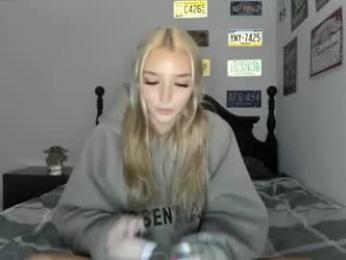 livvywinters — Chaturbate stream photo (Apr 2026)