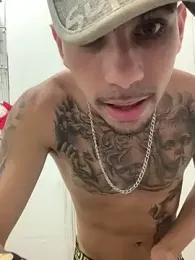 dovapo777 — modelo de webcam en línea en stripchat