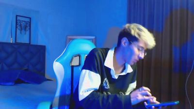 Adam_foxs — modelo de webcam en línea en cam4