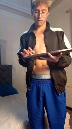 Adam_foxs — Cam4 stream photo (Apr 2026)