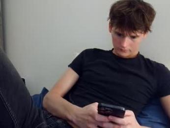 sensualalien — Chaturbate stream photo (Apr 2026)