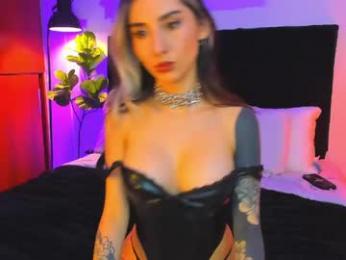 naugthymila3 — modelo de webcam en línea en chaturbate