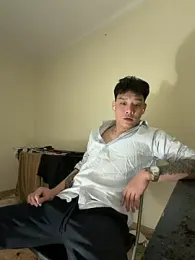 latava — Stripchat stream photo (Jun 2026)