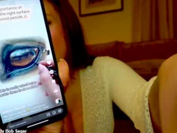 x_lily_x — Chaturbate stream photo (Mar 2026)