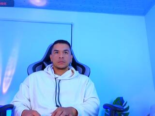 Esteban De Louis — flirt4free