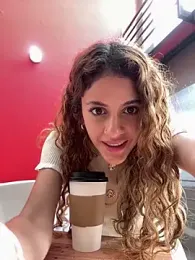 alana15 — modelo de webcam en línea en stripchat