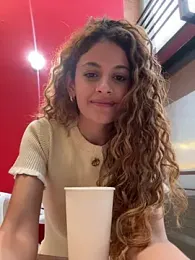 alana15 — modelo de webcam en línea en stripchat