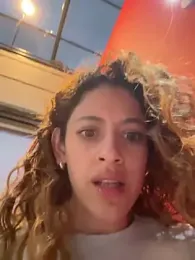 alana15 — modelo de webcam en línea en stripchat