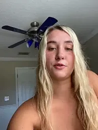 Kaylayoung12 — Stripchat stream photo (Sep 2025)