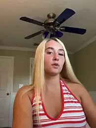 Kaylayoung12 — Stripchat stream photo (Sep 2025)