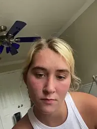 Kaylayoung12 — Stripchat stream photo (Sep 2025)