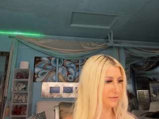 adrianna777 — Camsoda stream photo (Aug 2026)