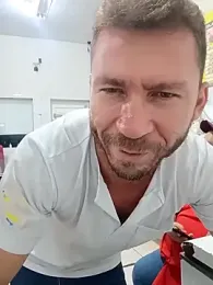 RobertoLuiz84 — Stripchat stream photo (Apr 2026)