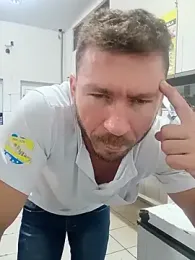 RobertoLuiz84 — Stripchat stream photo (Apr 2026)