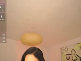 n_o_v_a — modelo de webcam en línea en chaturbate