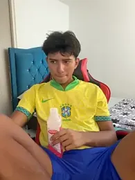 Leonarrrd_01 — modelo de webcam en línea en stripchat