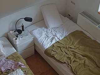 voyeurcam-julmodels-bed-7 — Camsoda stream photo (Aug 2026)