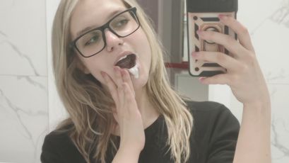 Alice — modelo de webcam en línea en skyprivate