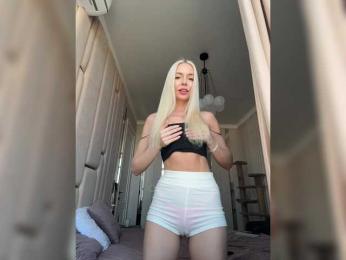 WhiteGirl-one — modelo de webcam en línea en bongacams