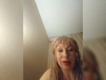 Dooomina35 — modelo de webcam en línea en bongacams