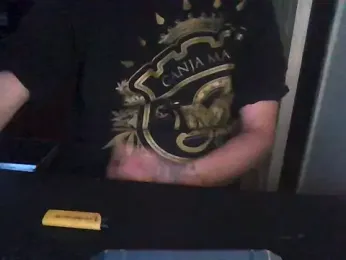 parka999 — Stripchat stream photo (Dec 2025)