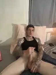 dkub93 — Stripchat stream photo (Apr 2026)