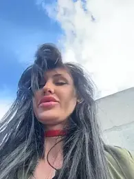 Kamila151 — modelo de webcam en línea en stripchat