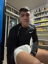 OliverWest04 — modelo de webcam en línea en stripchat