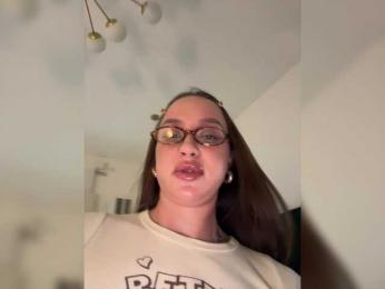 EmilyBrix — Bongacams stream photo (Mar 2025)