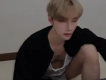 bigbigtop20 — Stripchat stream photo (Mar 2026)