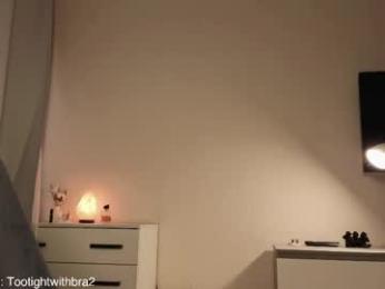 tootightwithbra — Chaturbate stream photo (Apr 2026)