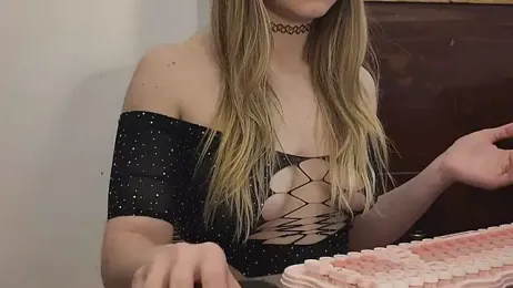 Elnonoykeila77 — modelo de webcam en línea en stripchat