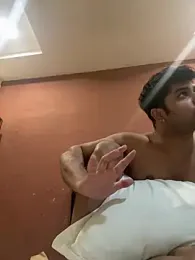 Vihaaanfucks — modelo de webcam en línea en stripchat