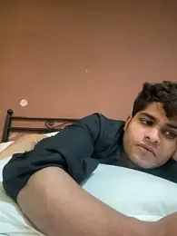 Vihaaanfucks — modelo de webcam en línea en stripchat