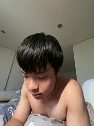 ovo0810 — modelo de webcam en línea en stripchat