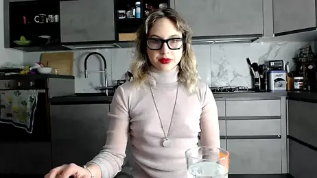 L_Sofia — modelo de webcam en línea en stripchat