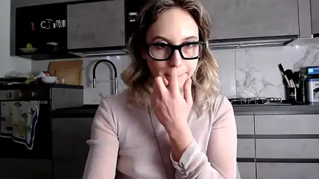 L_Sofia — modelo de webcam en línea en stripchat