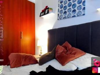 lia_tinez — Chaturbate stream photo (Apr 2023)