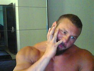 Kevin Muscle — modelo de webcam en línea en flirt4free