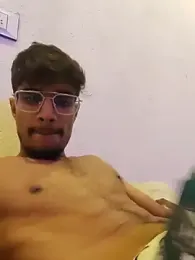 kaushikhotty — modelo de webcam en línea en stripchat