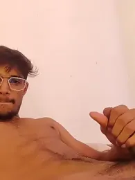 kaushikhotty — modelo de webcam en línea en stripchat