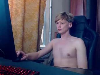 shyredstar — modelo de webcam en línea en chaturbate