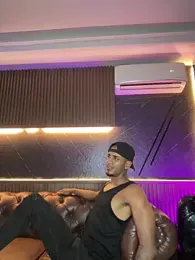 AaronCruz_ — modelo de webcam en línea en stripchat