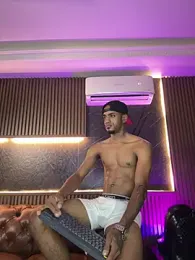 AaronCruz_ — Stripchat stream photo (Mar 2026)