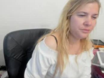 artsyandcraftsy_ — Chaturbate stream photo (Jul 2026)