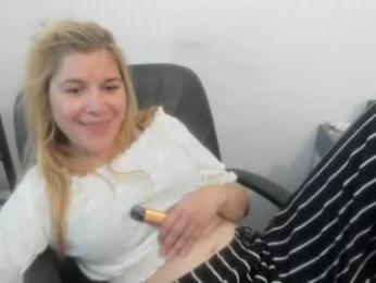 artsyandcraftsy_ — Chaturbate stream photo (Jul 2026)